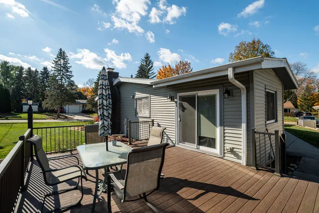 $315,000 | 7316 Earl Avenue, Greendale, WI 53129