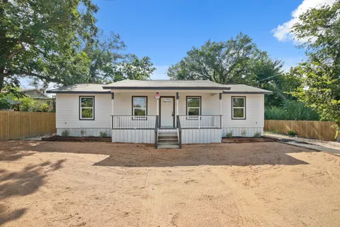 $297,500 | 713 Burkett Street, Taylor, TX 76574