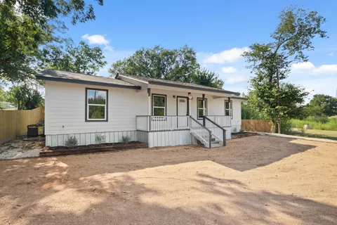 $297,500 | 713 Burkett Street, Taylor, TX 76574