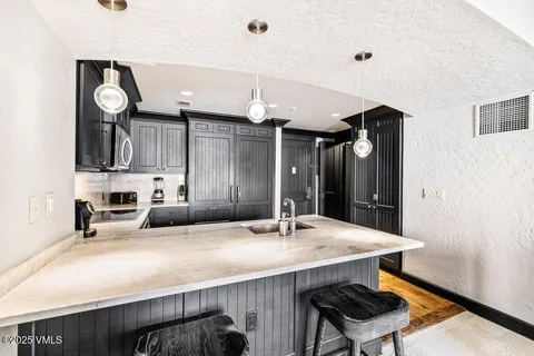 $2,850,000 | 130 Daybreak Ridge Road, Unit HS613, Avon, CO 81620