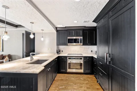 $2,850,000 | 130 Daybreak Ridge Road, Unit HS613, Avon, CO 81620