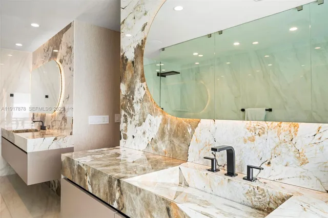 $11,270,000 | 710-700 South Shore Drive, Miami Beach, FL 33141