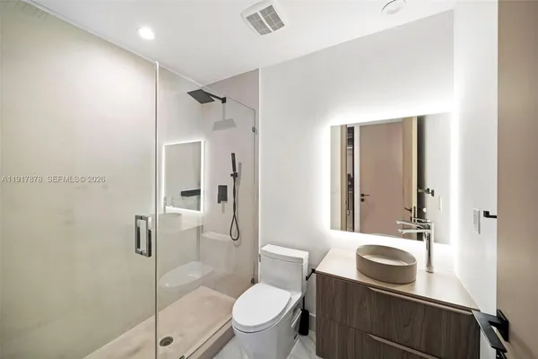 $10,925,000 | 710-700 South Shore Drive, Miami Beach, FL 33141