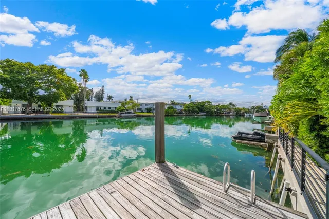 $11,270,000 | 710-700 South Shore Drive, Miami Beach, FL 33141