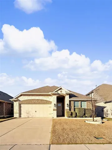 $355,000 | 658 Erin Hls Drive, Red Oak, TX 75154