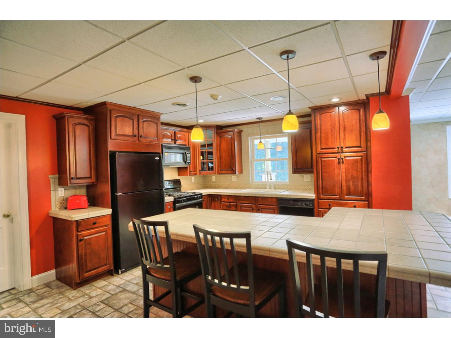 130 Overlook Road Morgantown, PA 19543 - Photo 15 of 25 Kitchen