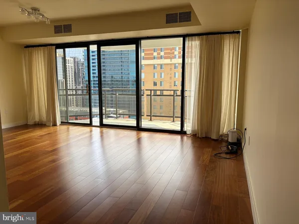$3,680 | 1530 Key Boulevard, Unit 1130, Arlington, VA 22209