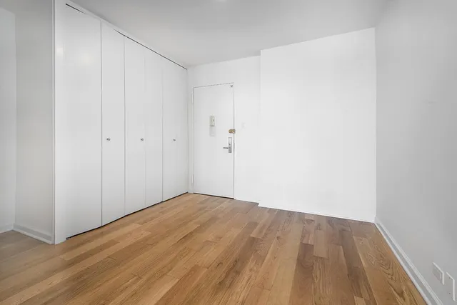 $1,565,000 | 300 East 40th Street, Unit 24B | Murray Hill