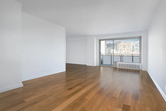 $1,565,000 | 300 East 40th Street, Unit 24B | Murray Hill