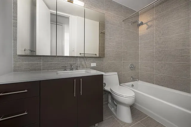 $1,565,000 | 300 East 40th Street, Unit 24B | Murray Hill