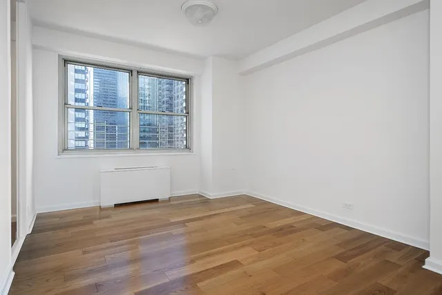 $1,565,000 | 300 East 40th Street, Unit 24B | Murray Hill