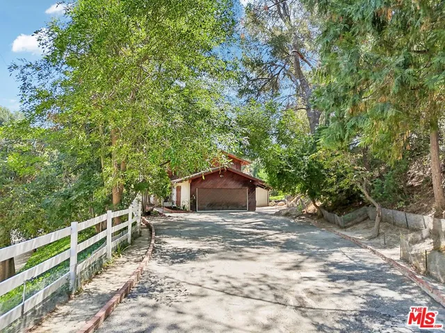 a house view with a outdoor space