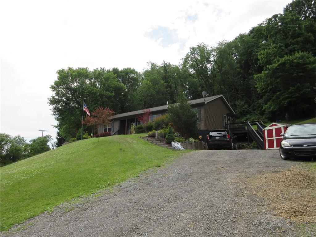3118 Conway Wallrose Road Baden, PA 15005 - Photo 4 of 24