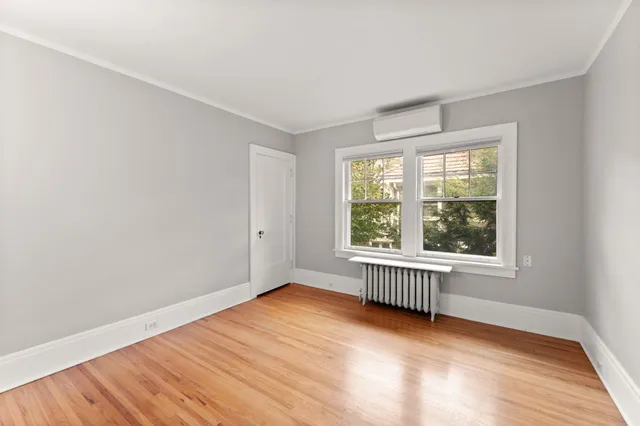 $2,500 | 1501 Summit Avenue, Unit B, St. Paul, MN 55105