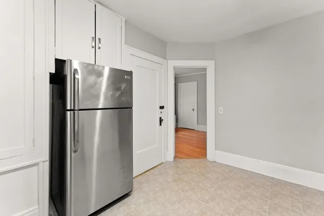 $2,500 | 1501 Summit Avenue, Unit B, St. Paul, MN 55105