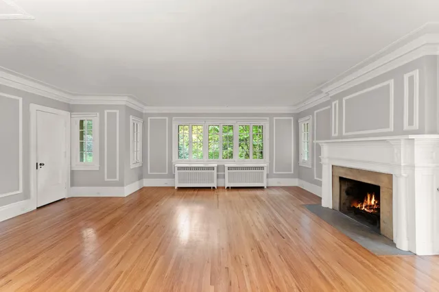 $2,500 | 1501 Summit Avenue, Unit B, St. Paul, MN 55105