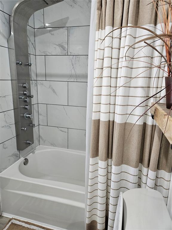 42 Menendez Road St. Augustine, FL 32080 - Photo 18 of 31 a bathroom with a bathtub