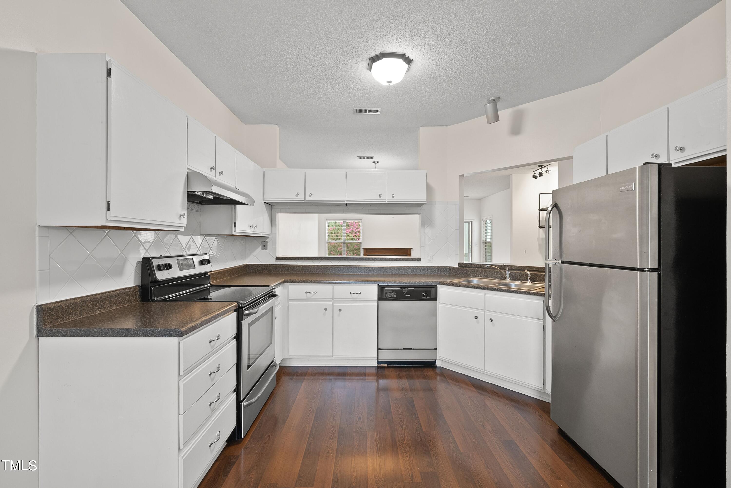 6020 Winterpointe Lane, Unit 202 Raleigh, NC 27606 - Photo 7 of 16 9YRjqGDu