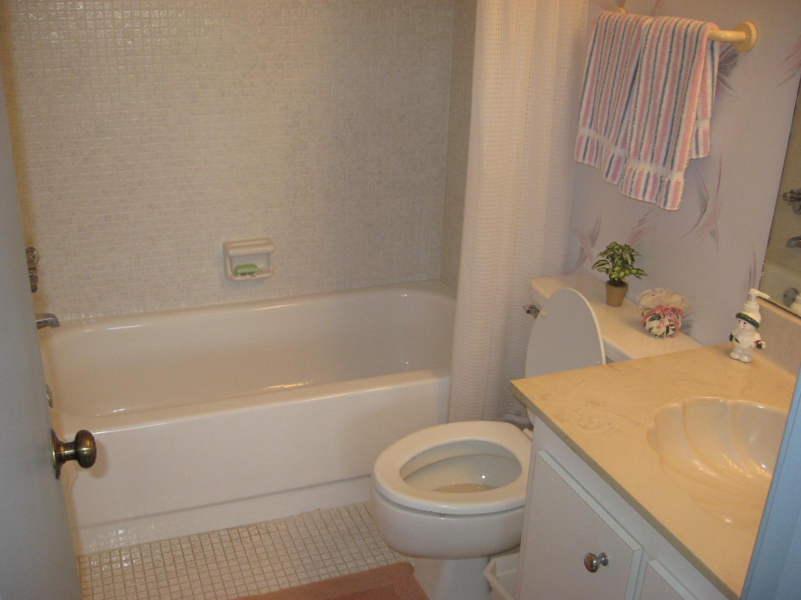 9162 Southwest 5th Street, Unit A Boca Raton, FL 33428 - Photo 22 of 29 9162-A Guest Bath
