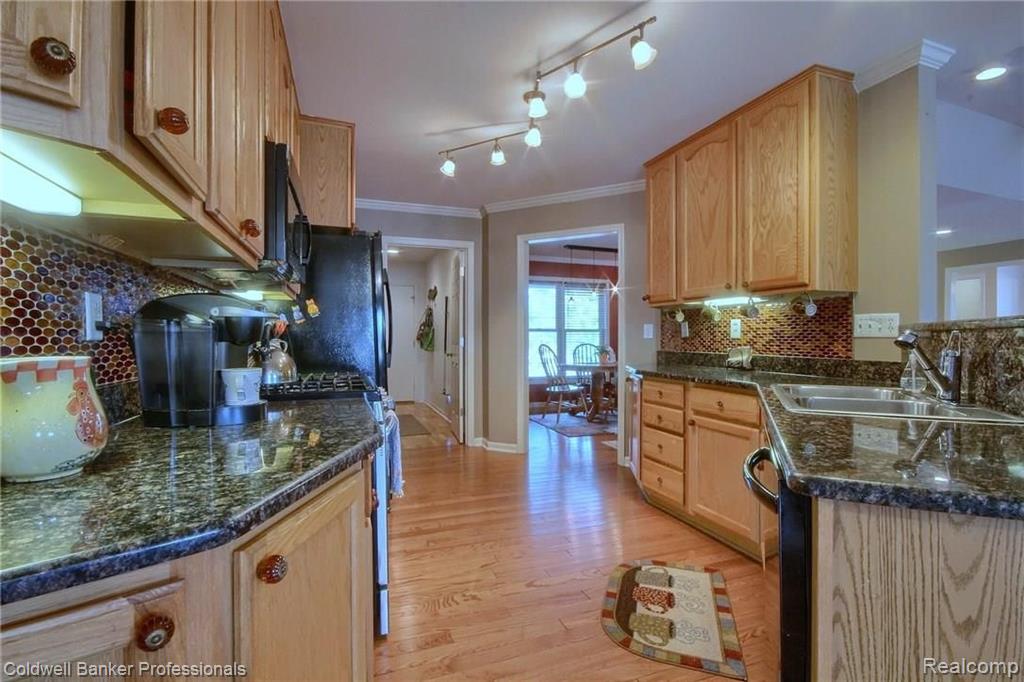 47097 Bemis Road Belleville, MI 48111 - Photo 9 of 34