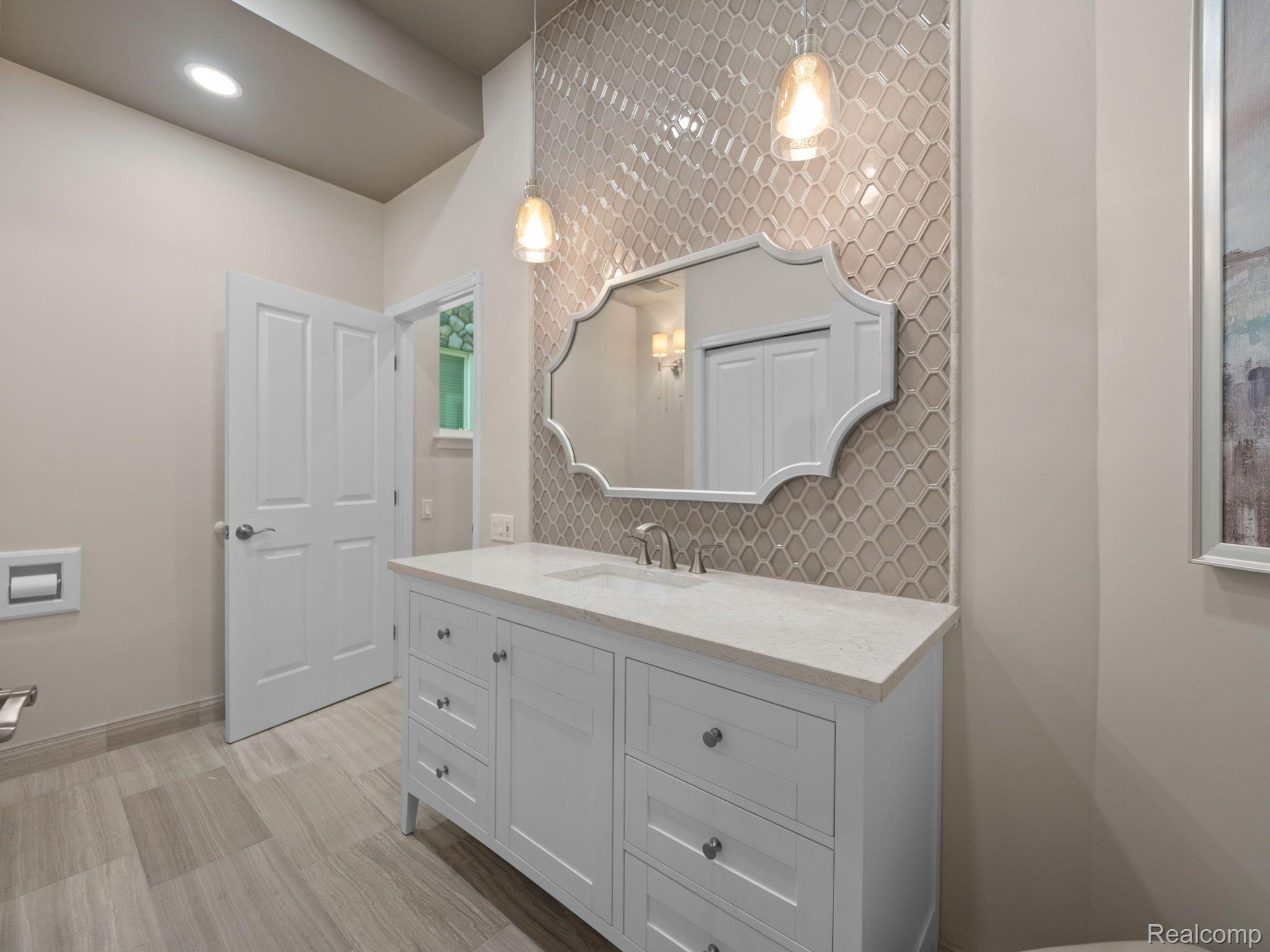3099 Ridge Road White Lake, MI 48383 - Photo 17 of 37 Gallery Image 17