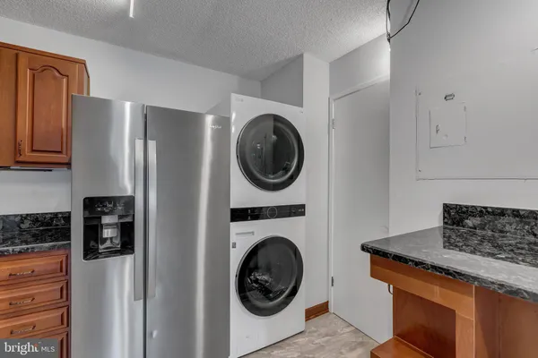 $417,900 | 307 Yoakum Parkway, Unit 1722, Alexandria, VA 22304
