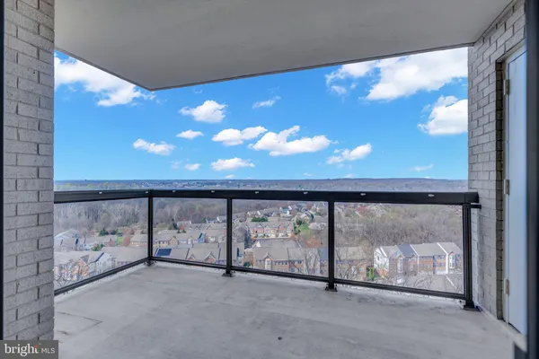 $417,900 | 307 Yoakum Parkway, Unit 1722, Alexandria, VA 22304