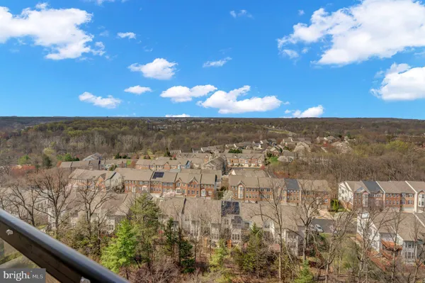 $417,900 | 307 Yoakum Parkway, Unit 1722, Alexandria, VA 22304