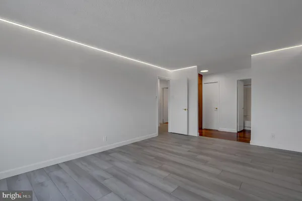 $417,900 | 307 Yoakum Parkway, Unit 1722, Alexandria, VA 22304