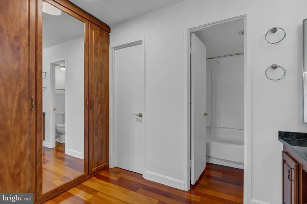 $417,900 | 307 Yoakum Parkway, Unit 1722, Alexandria, VA 22304