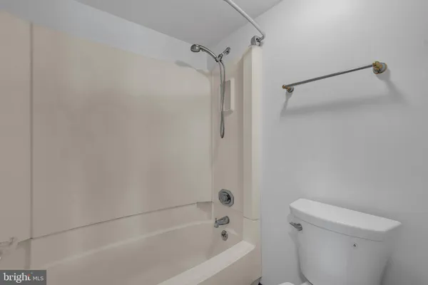 $417,900 | 307 Yoakum Parkway, Unit 1722, Alexandria, VA 22304