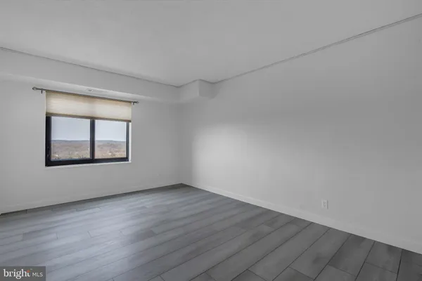 $417,900 | 307 Yoakum Parkway, Unit 1722, Alexandria, VA 22304