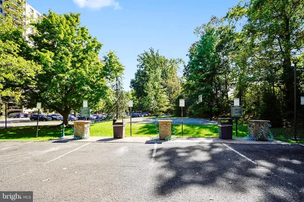 $417,900 | 307 Yoakum Parkway, Unit 1722, Alexandria, VA 22304