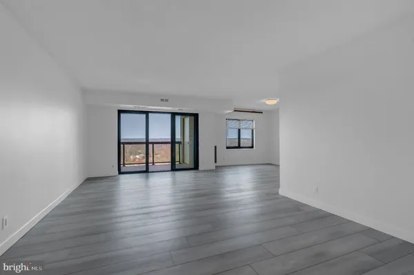 $417,900 | 307 Yoakum Parkway, Unit 1722, Alexandria, VA 22304