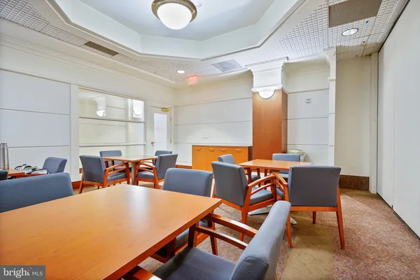 $417,900 | 307 Yoakum Parkway, Unit 1722, Alexandria, VA 22304