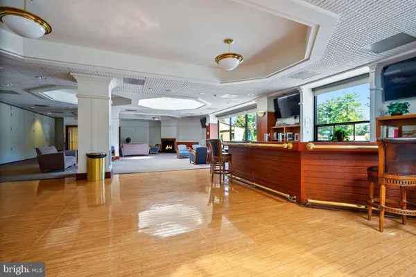 $417,900 | 307 Yoakum Parkway, Unit 1722, Alexandria, VA 22304