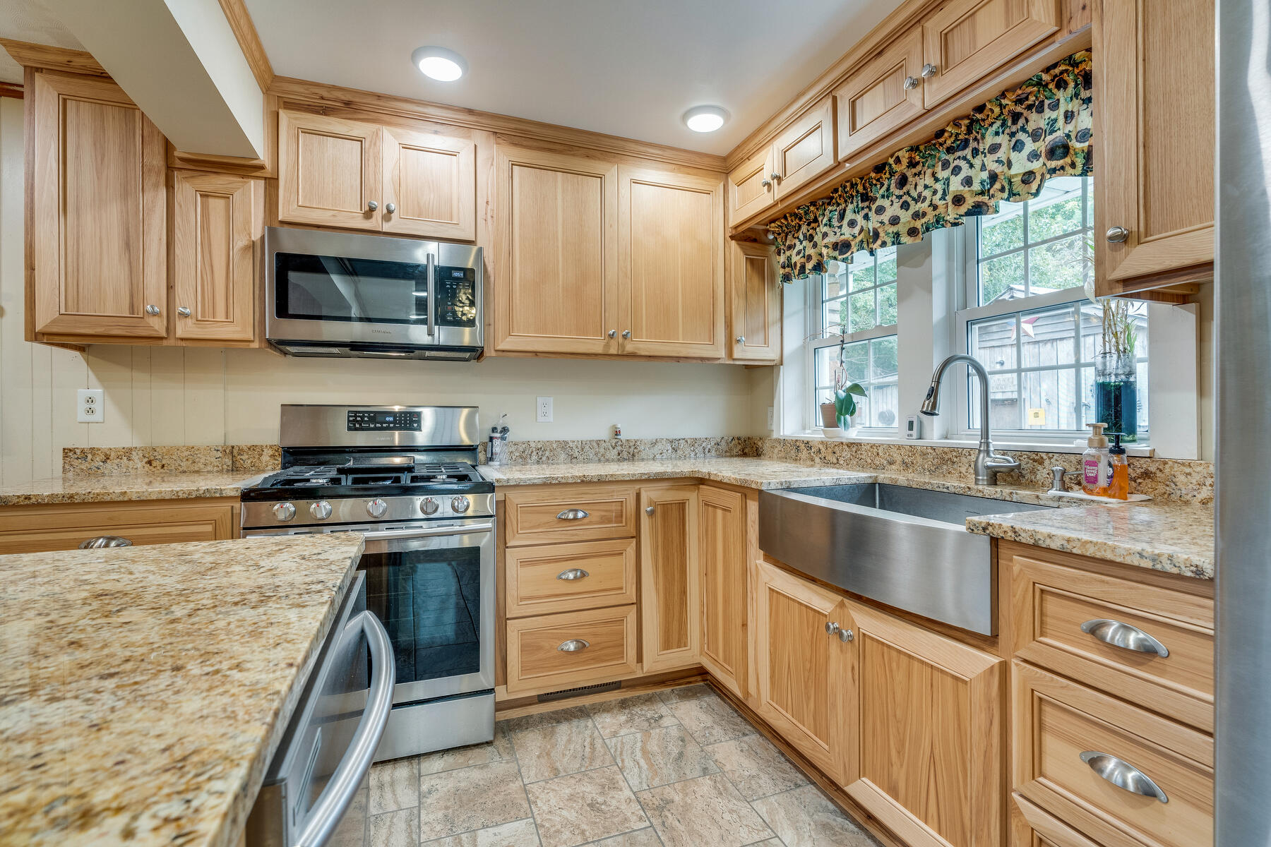 388 Odom Branch Road Erwin, TN 37650 - Photo 11 of 71 028