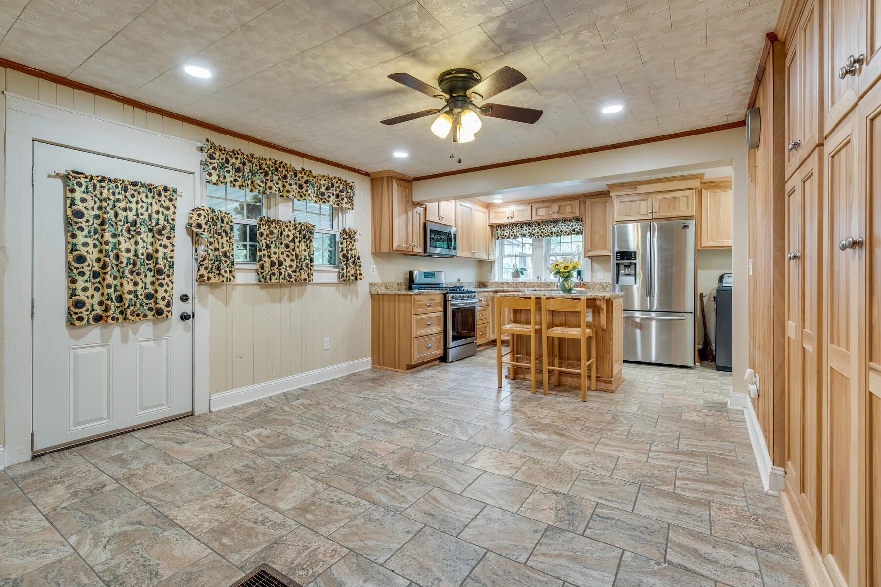 388 Odom Branch Road Erwin, TN 37650 - Photo 13 of 71 021