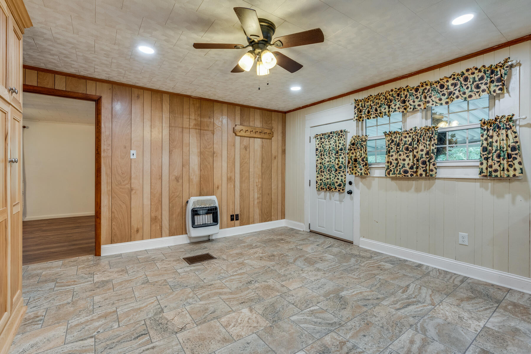 388 Odom Branch Road Erwin, TN 37650 - Photo 14 of 71 023