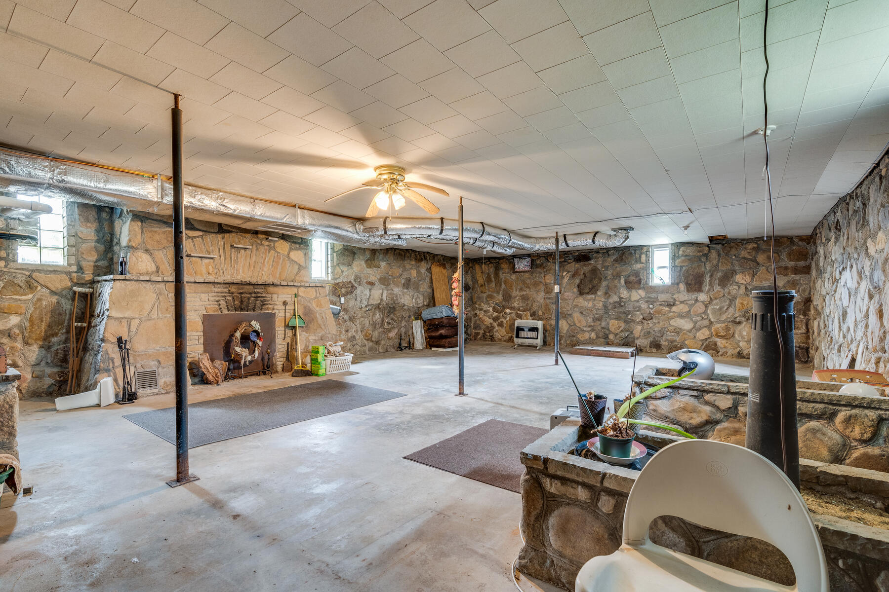 388 Odom Branch Road Erwin, TN 37650 - Photo 43 of 71 042