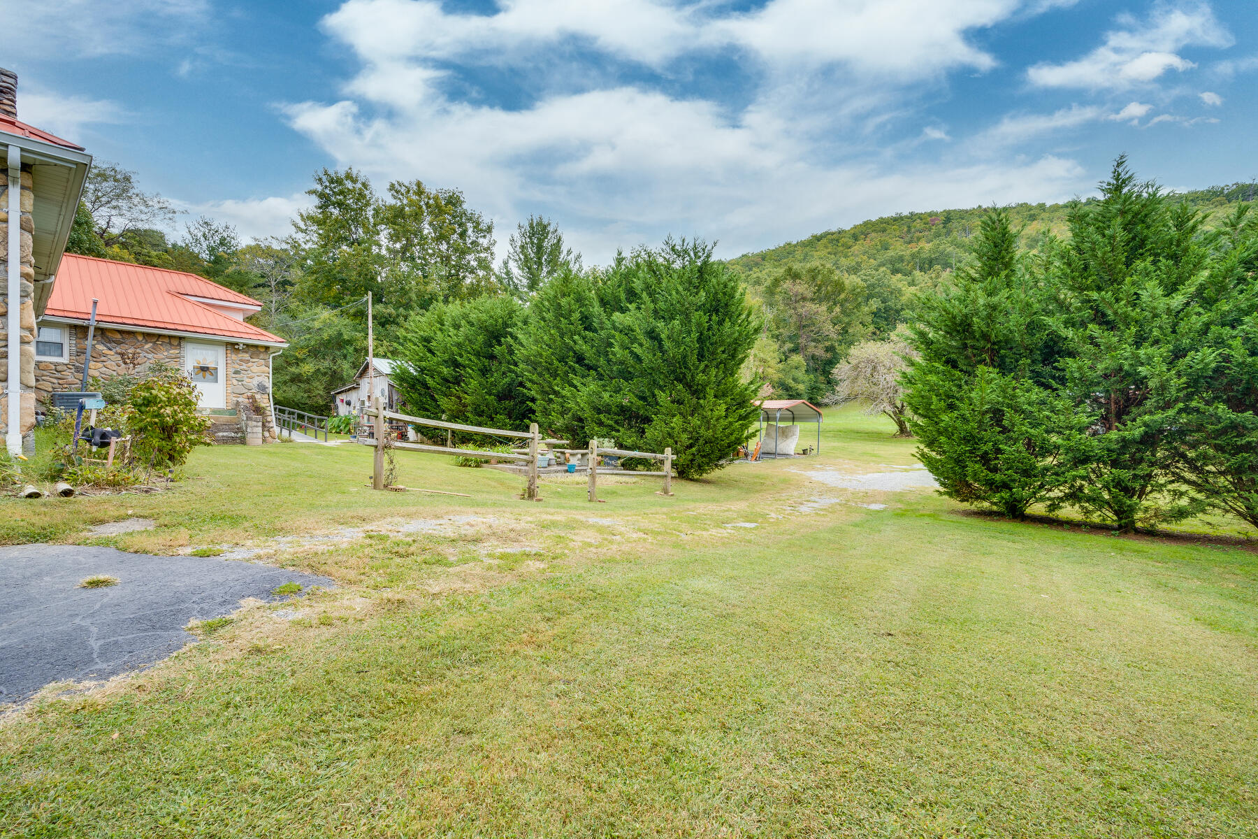 388 Odom Branch Road Erwin, TN 37650 - Photo 46 of 71 046