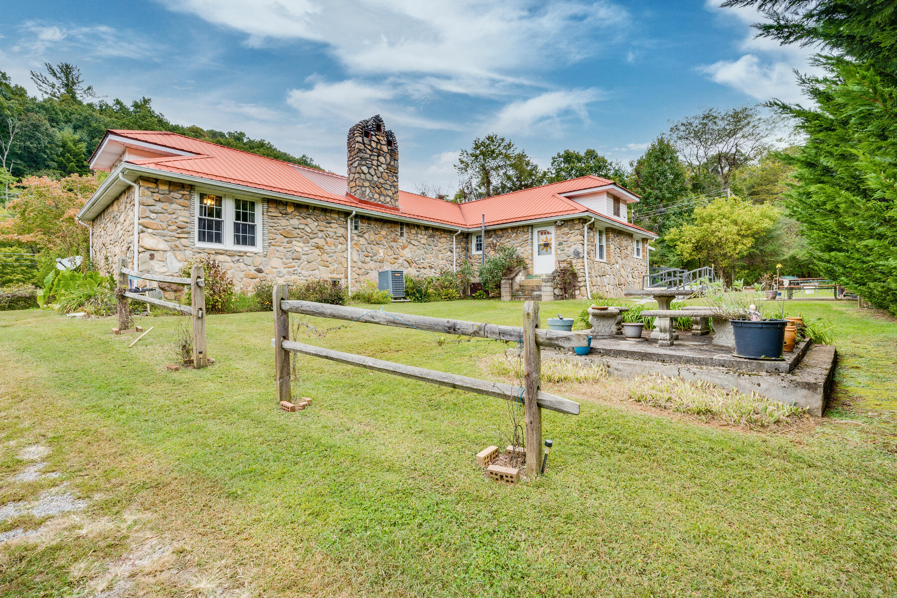 388 Odom Branch Road Erwin, TN 37650 - Photo 47 of 71 047
