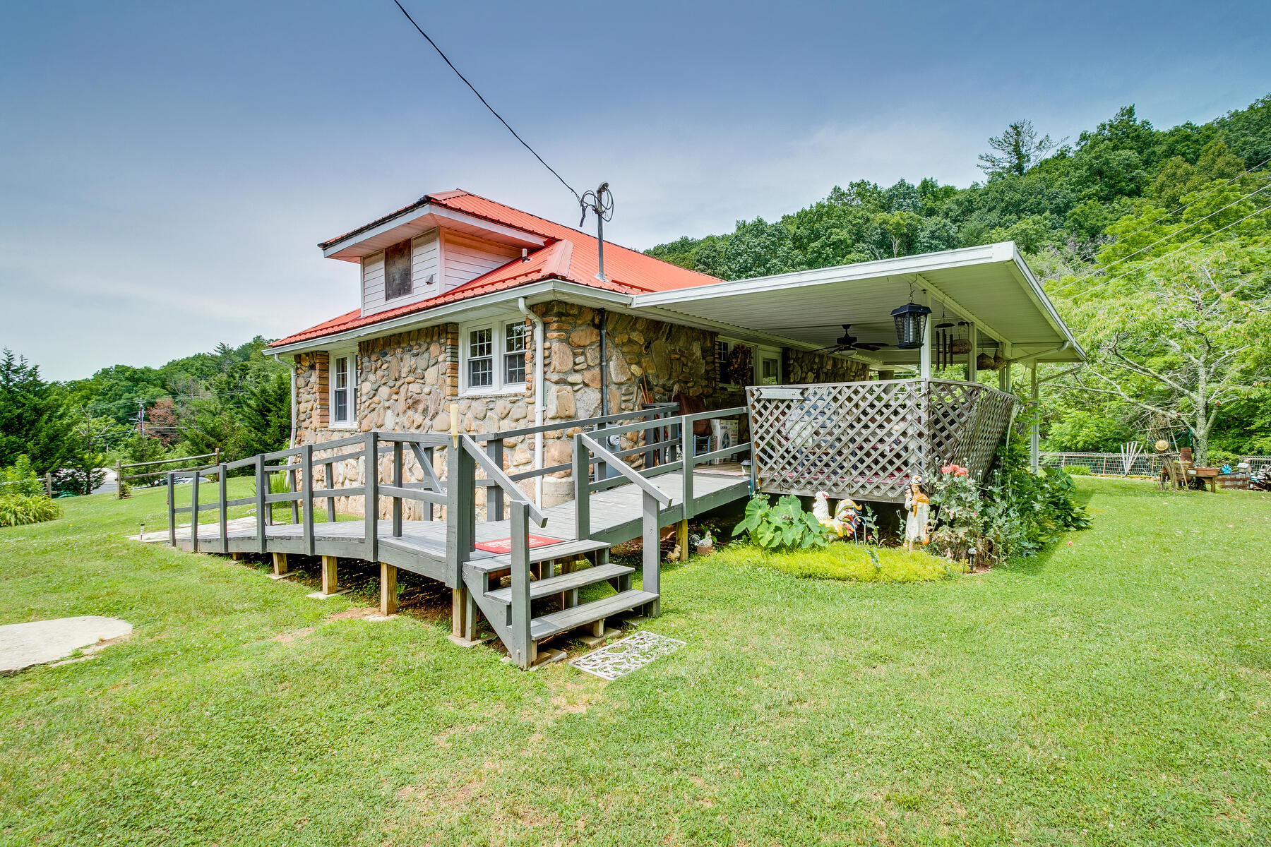 388 Odom Branch Road Erwin, TN 37650 - Photo 56 of 71 040