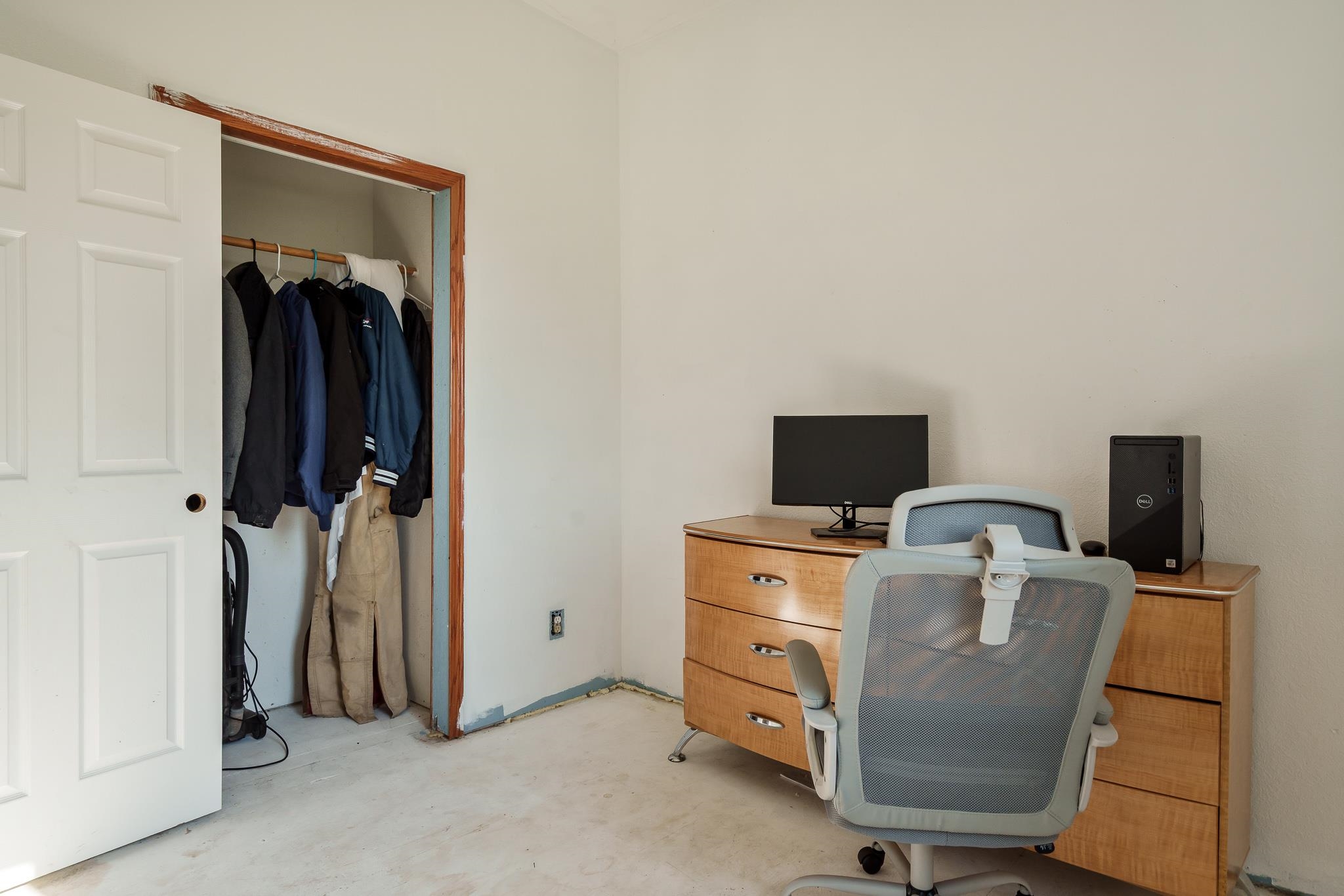 6913 West Wagner Road German Valley, IL 61039 - Photo 54 of 54 a view of a workspace with furniture and a gate
