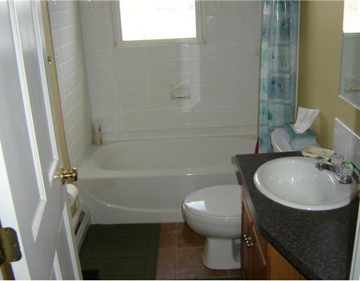 82 Cross Hill Road Augusta, ME 04330 - Photo 14 of 25 Bathroom. Main bathroom