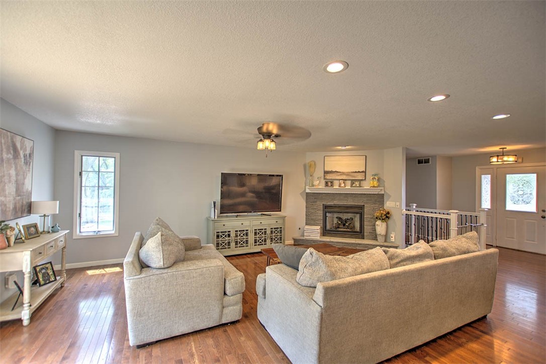 1190 Wedgewood Court Decatur, IL 62526 - Photo 10 of 43 Gallery Image 10