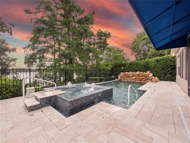 a view of a backyard with barn