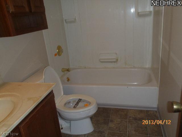 6482 State Road, Unit E12 Parma, OH 44134 - Photo 5 of 9