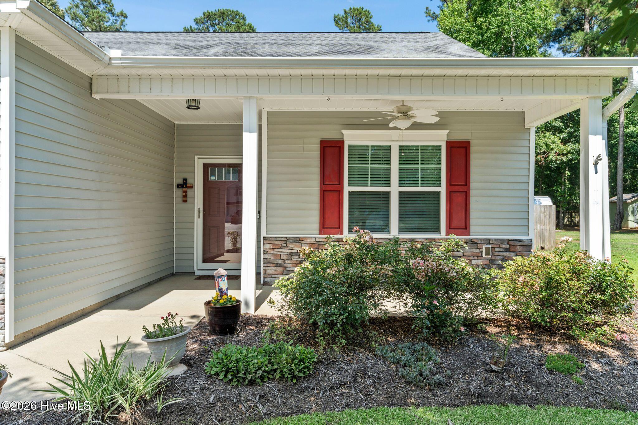 116 Sadie Way Rocky Point, NC 28457 - Photo 2 of 52