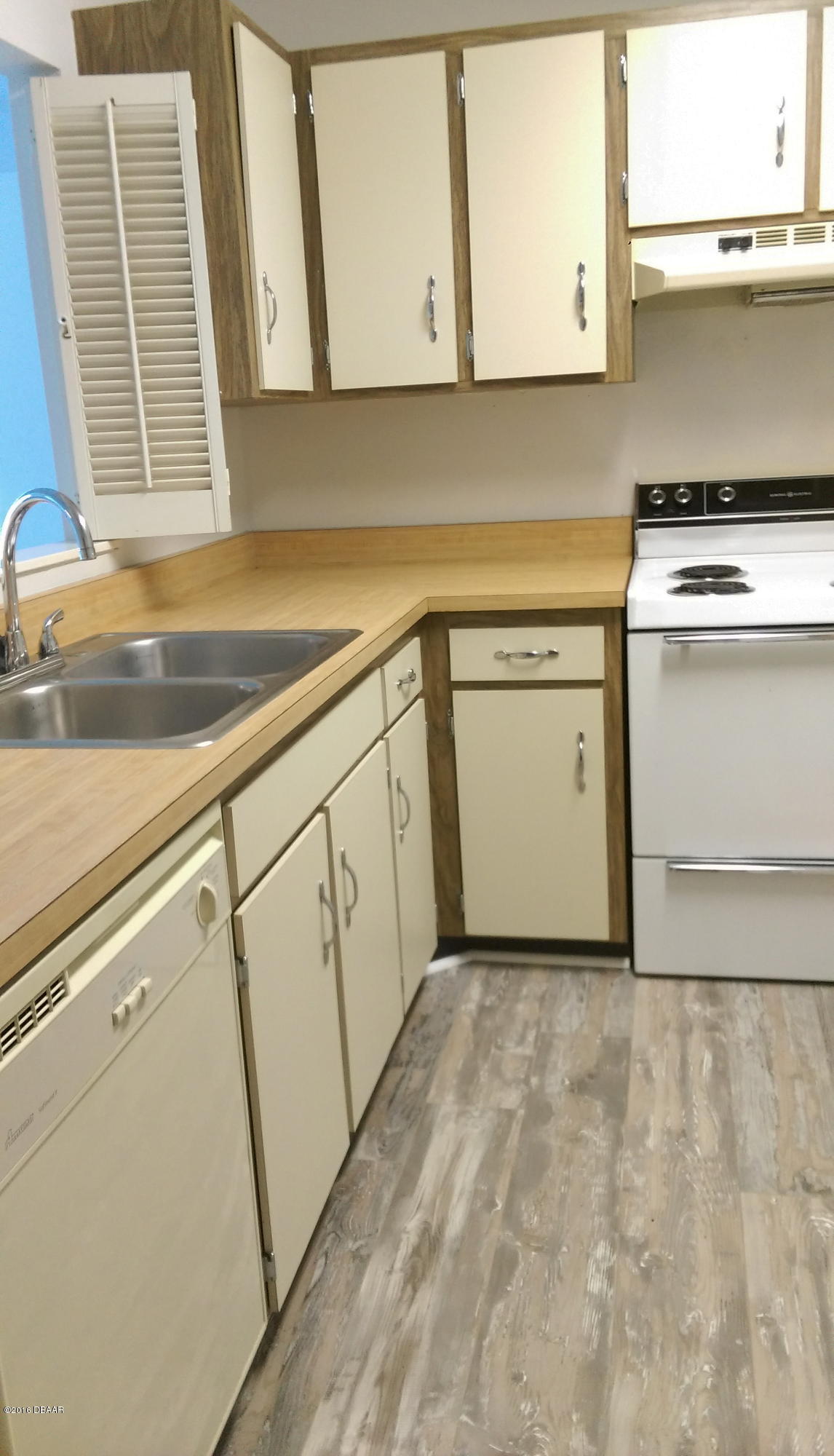 37 Summer Trees Road Port Orange, FL 32128 - Photo 8 of 15 Kitchen 2